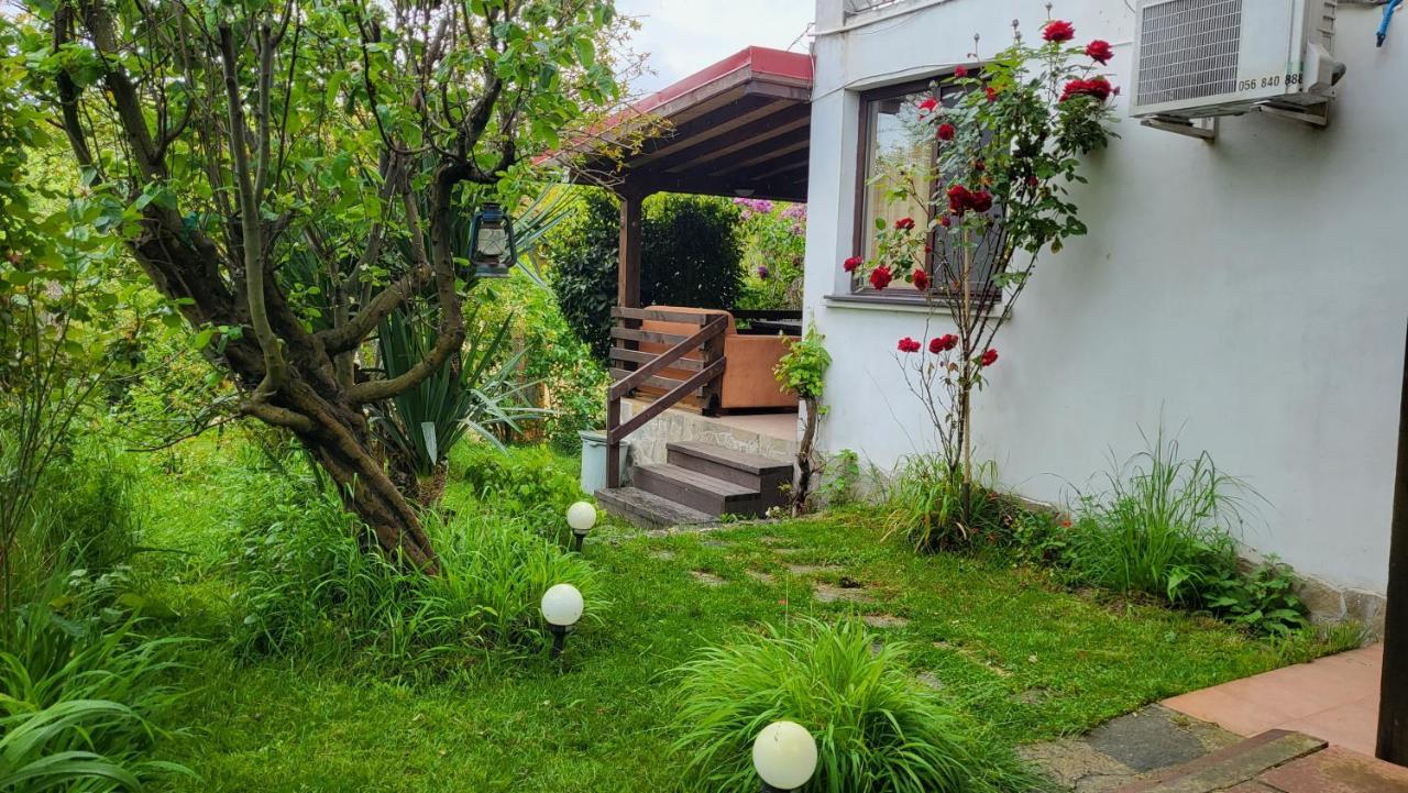 Guest House Fanny Sinemoretz Exterior photo